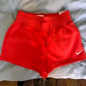 NWT Nike loose fit high rise shorts S